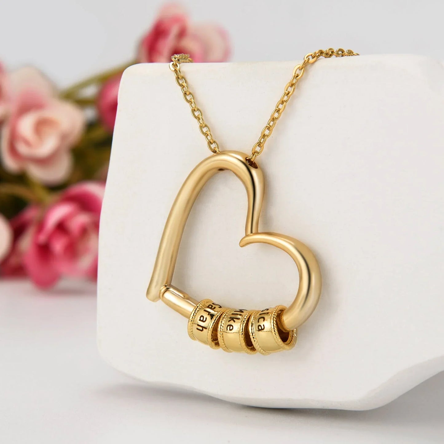 Corazón de Nuestra Familia – Collar Personalizado con Caja de Docena de Rosas